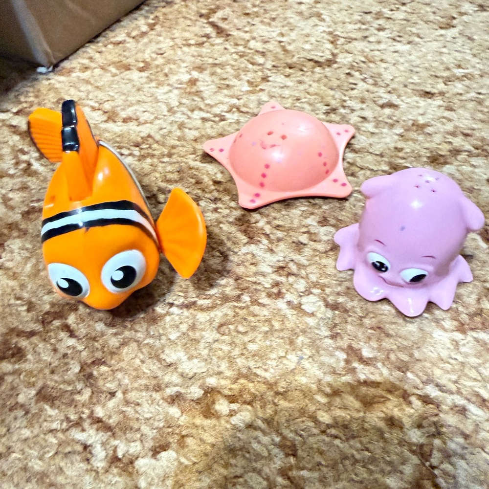 Vintage McDonalds Disney Finding Nemo Happy. Meal Toys